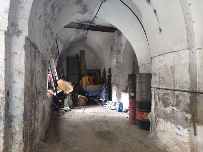 Immobile commerciale in Vendita a Ugento, 125'000€, 445 m²