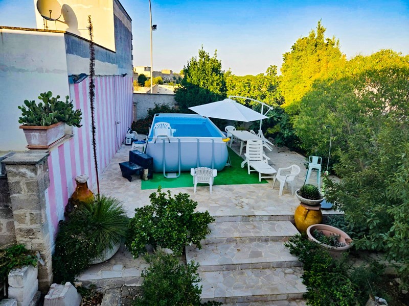 Villa in Vendita a Avetrana, 360'000€, 632 m²