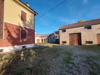 Casa Indipendente in Vendita a Argenta, 230'000€, 321 m²