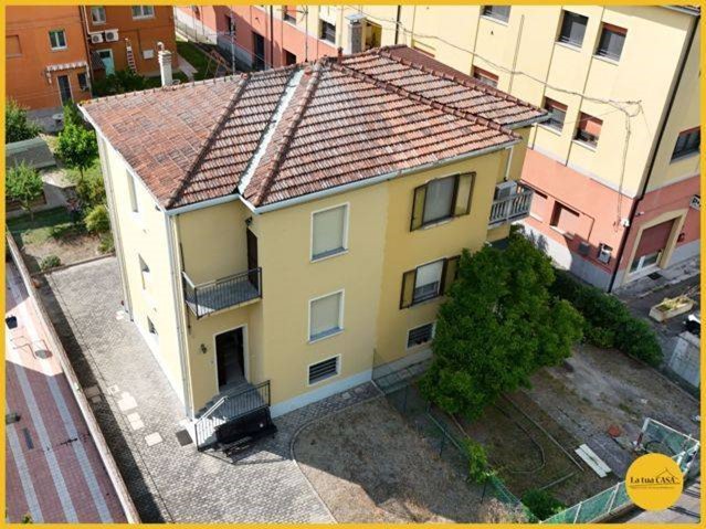 Villetta a schiera in Vendita a Molinella, 255'000€, 111 m²