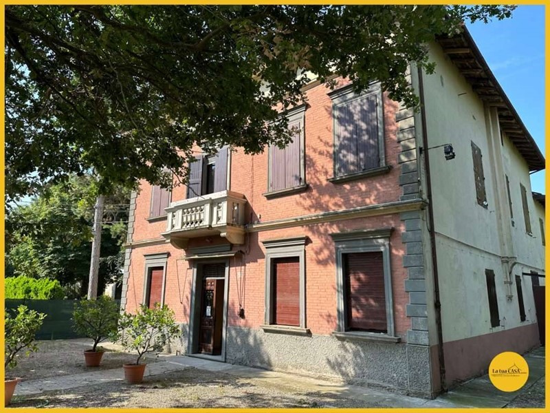Casa Indipendente in Vendita a Budrio, 800'000€, 800 m²