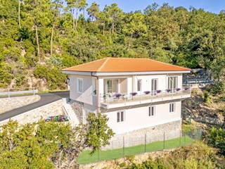 Trilocale in Vendita a Finale Ligure, 289'000€, 90 m²