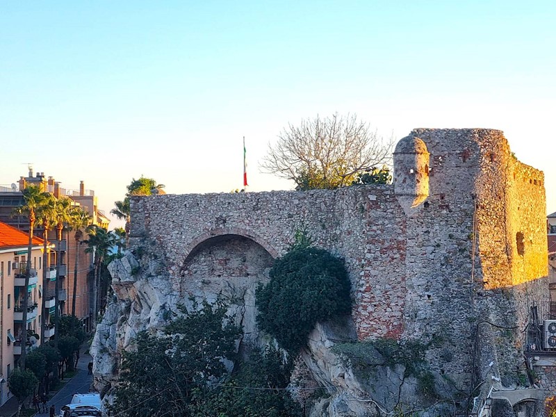 Trilocale in Vendita a Pietra Ligure, 225'000€, 80 m²