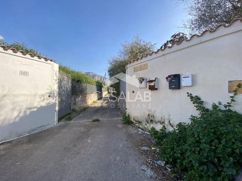 Terreno agricolo in Affitto a Carini, 500€, 1330 m²