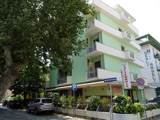 Immobile commerciale in Vendita a Cervia, 450'000€, 680 m²