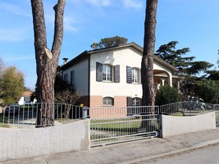 Casa Indipendente in Vendita a Ravenna, 990'000€, 450 m²