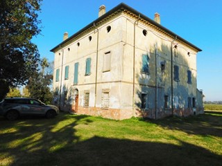 Rustico in Vendita a Ravenna, 245'000€, 675 m²