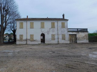 Rustico in Vendita a Ravenna, 245'000€, 320 m²