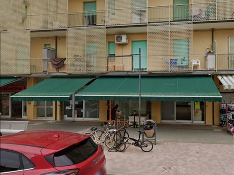 Immobile commerciale in Vendita a Cervia, 175'000€, 120 m²