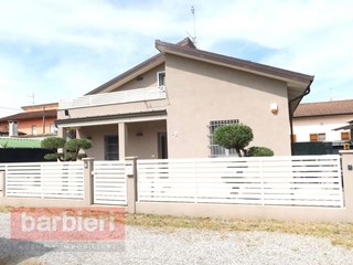 Villa in Vendita a Ravenna, 350'000€, 140 m²