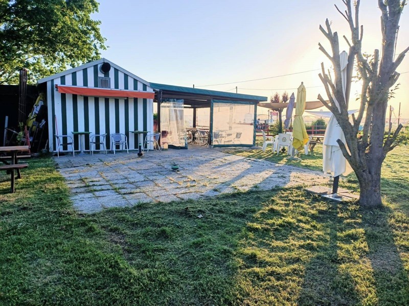 Immobile commerciale in Vendita a Ravenna, 98'000€, 200 m²