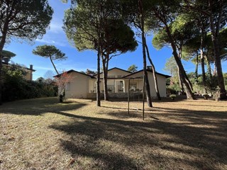 Casa Indipendente in Vendita a Cervia, 350 m²