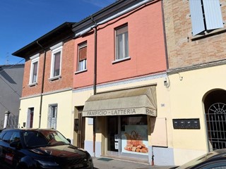 Immobile commerciale in Vendita a Cervia, 99'000€, 44 m²