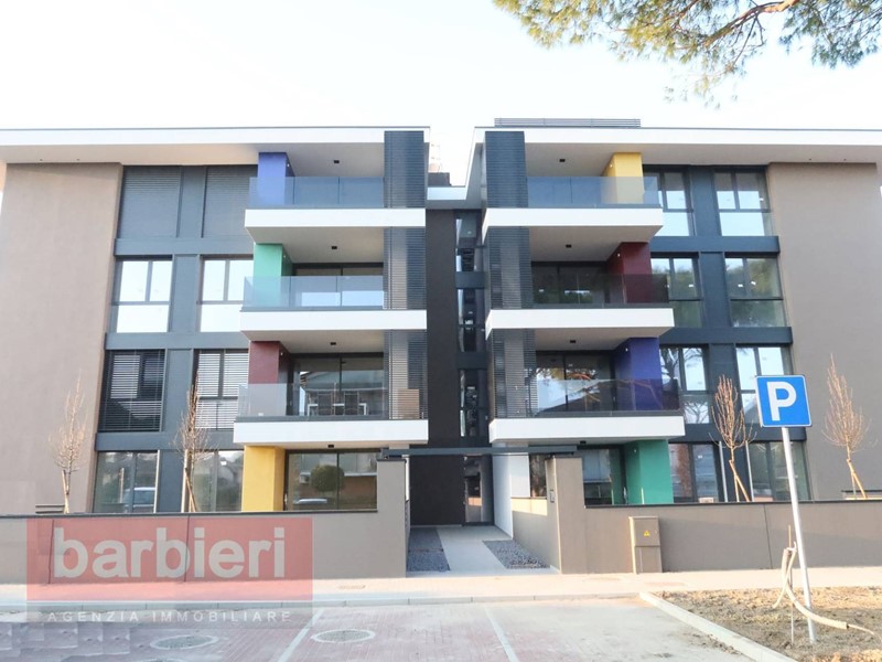Quadrilocale in Vendita a Cervia, 132 m²