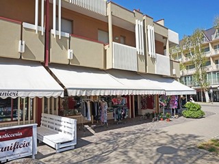 Immobile commerciale in Vendita a Cervia, 265'000€, 51 m²