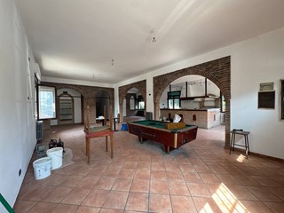 Villa in Vendita a Portomaggiore, 135'000€, 230 m²
