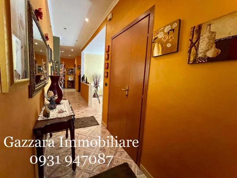 Quadrilocale in Vendita a Canicattini Bagni, 85'000€, 120 m²