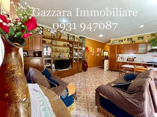 Quadrilocale in Vendita a Canicattini Bagni, 85'000€, 120 m²