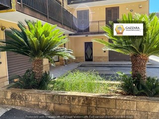 Appartamento in Vendita a Canicattini Bagni, 89'000€, 120 m²