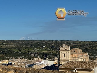 Casa Indipendente in Vendita a Canicattini Bagni, 39'000€, 107 m²