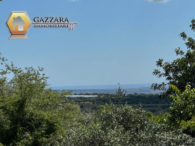 Terreno edificabile in Vendita a Canicattini Bagni, 105'000€, 3470 m²