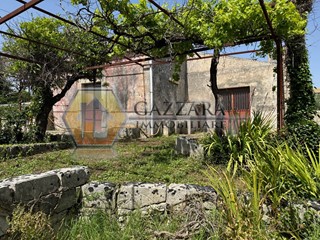 Terreno agricolo in Vendita a Canicattini Bagni, 79'000€, 3551 m²