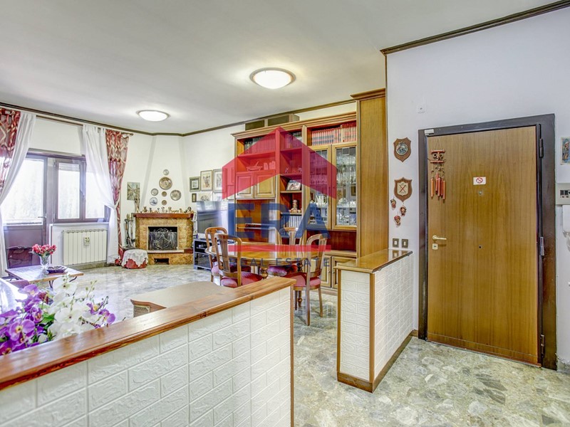 Quadrilocale in Vendita a Roma, 239'000&euro;, 145 m²