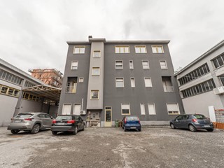 Ufficio in Vendita a Cologno Monzese, 600'000€, 412 m²