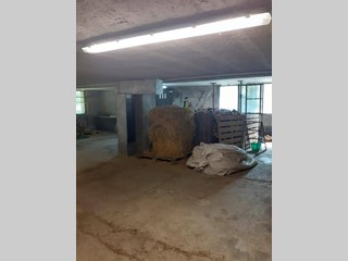 Attività commerciale in Vendita a Sormano, 550'000€, 675 m²