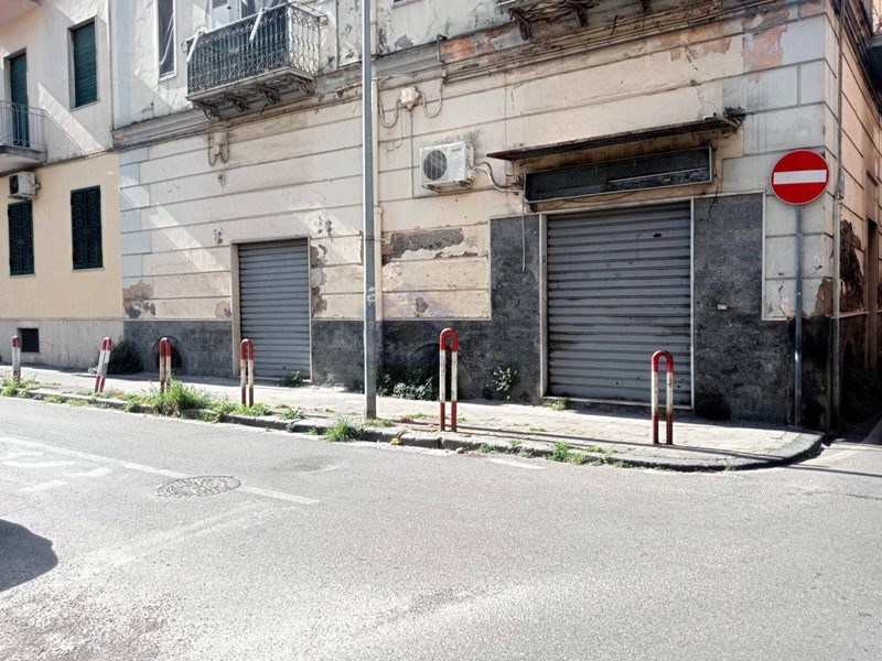 Immobile commerciale in Affitto a Torre Annunziata, 350€, 60 m²