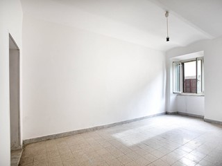 Bilocale in Vendita a Viterbo, 25'000€, 50 m²
