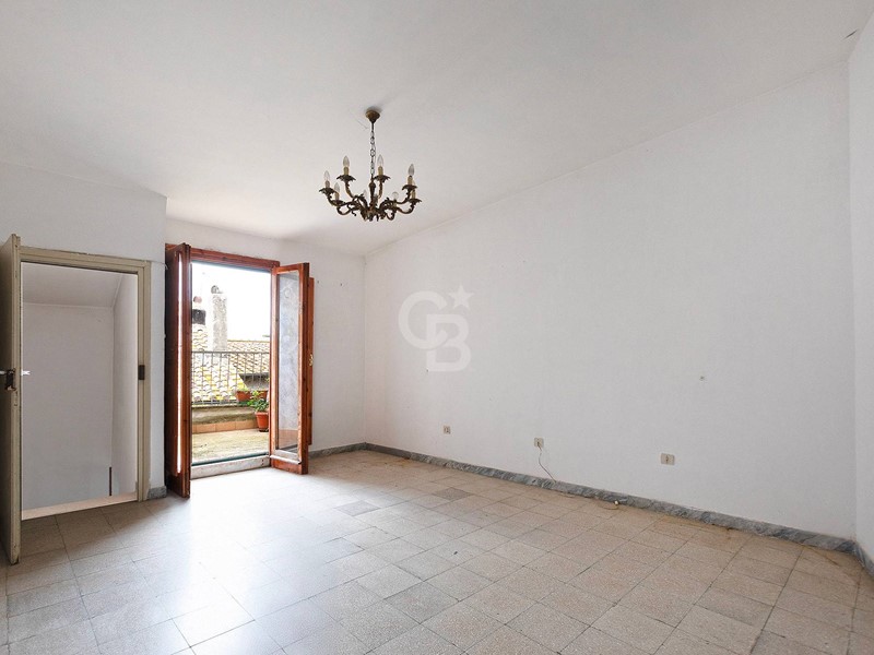 Bilocale in Vendita a Viterbo, 27'000€, 76 m²