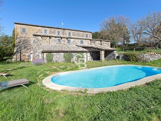 Villa in Vendita a Bagnoregio, 950'000€, 500 m²