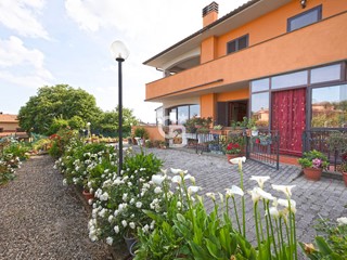 Trilocale in Vendita a San Lorenzo Nuovo, 145'000€, 104 m²