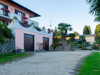 Villa in Vendita a Besozzo, 399'000€, 360 m²