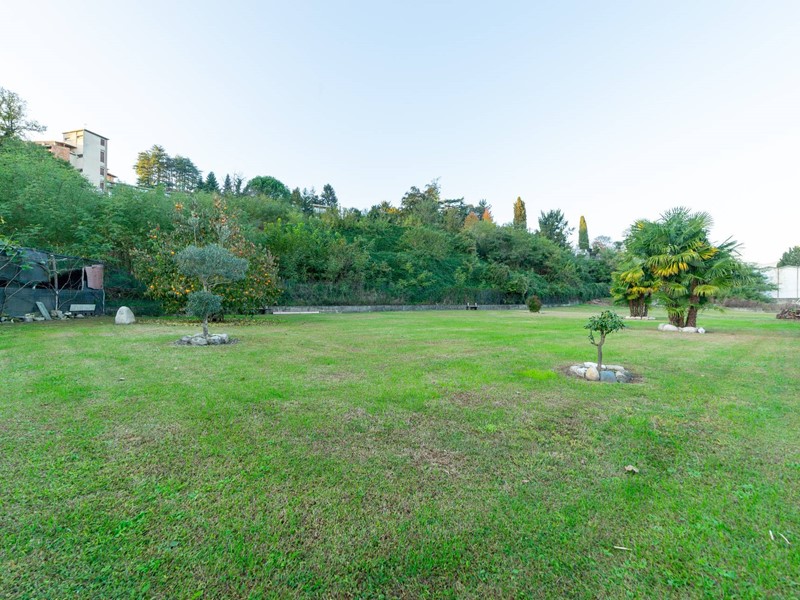 Terreno edificabile in Vendita a Besozzo, 70'000€, 800 m²