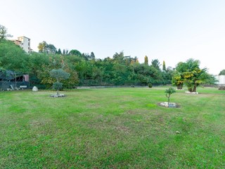 Terreno edificabile in Vendita a Besozzo, 70'000€, 800 m²