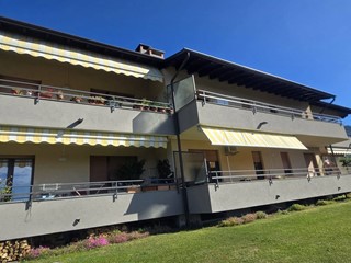 Trilocale in Vendita a Laveno Mombello, 160'000€, 80 m²