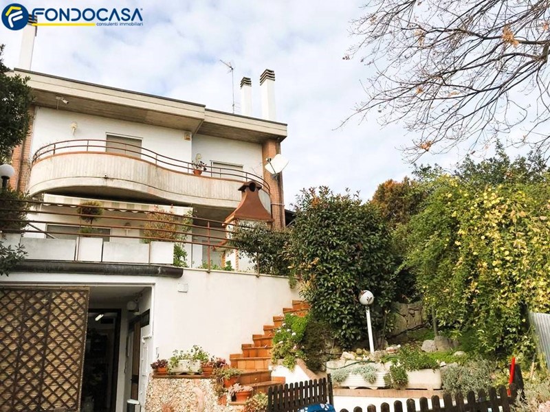 Villetta a schiera in Vendita a San Benedetto del Tronto, 470'000€, 300 m²