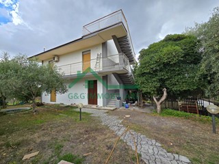 Villa in Vendita a Mascalucia, 290'000€, 190 m²