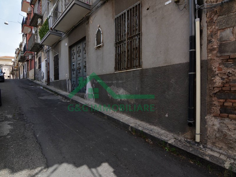 Bilocale in Vendita a Catania, 36'000&euro;, 103 m²