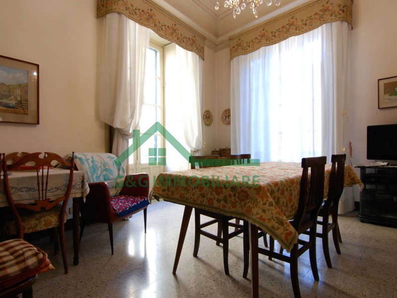 Quadrilocale in Vendita a Catania, 200'000&euro;, 135 m²