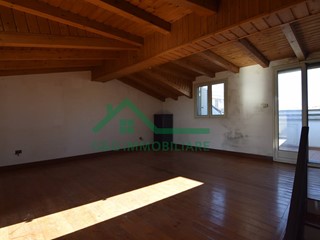 Trilocale in Vendita a Catania, 70'000&euro;, 117 m²