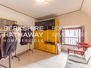 Villa in Vendita a Roma, 590'000€, 200 m²