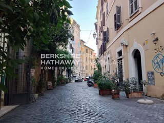 Immobile commerciale in Vendita a Roma, 250'000€, 120 m²