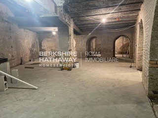 Immobile commerciale in Affitto a Roma, 14'500&euro;, 1200 m²