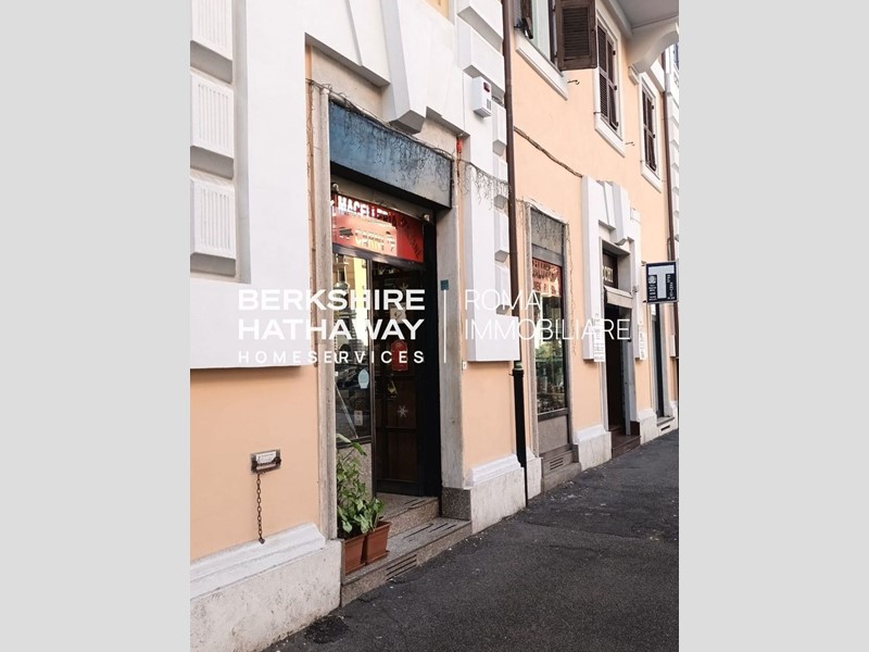 Immobile commerciale in Vendita a Roma, 450'000&euro;, 125 m²