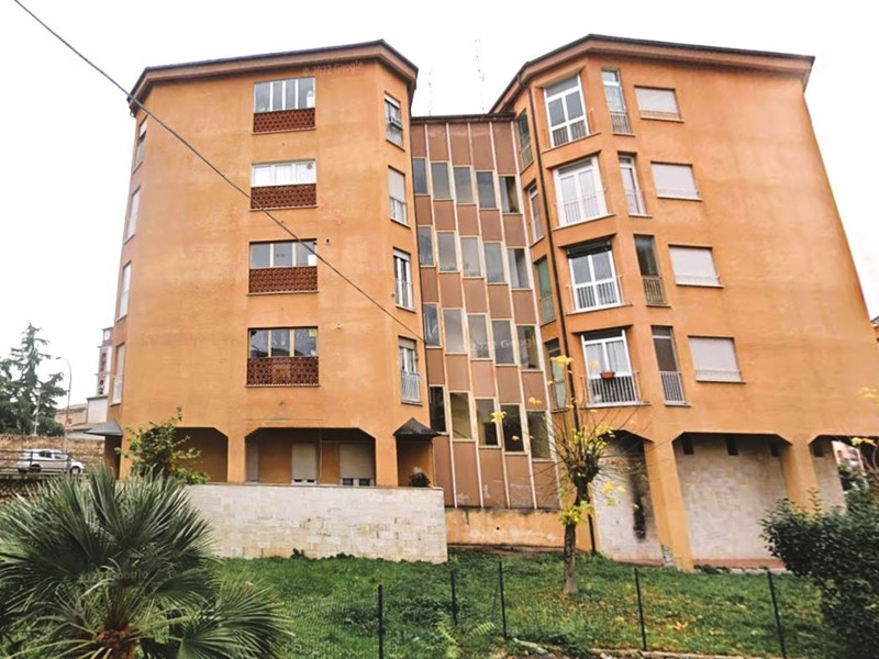 Appartamento in Vendita a Sulmona, 53'000€, 123 m²