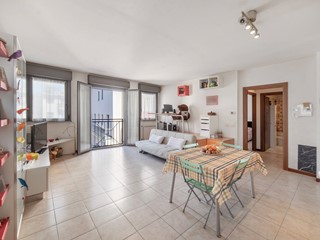 Bilocale in Vendita a Milano, 244'000€, 57 m²