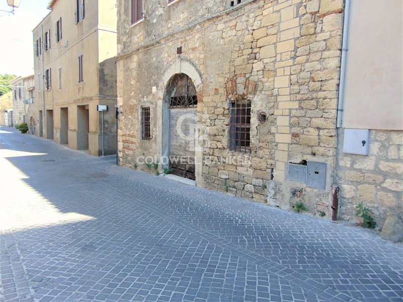 Box in Vendita a Tarquinia, 105'000€, 120 m²